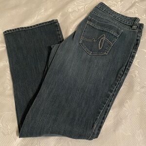 Women's Apt 9 Bootcut Ava Jeans. Size 8